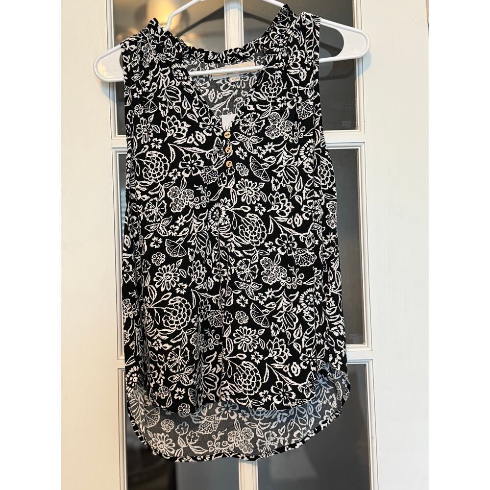 LOFT sleeveless v neck lightweight black and white floral top XS